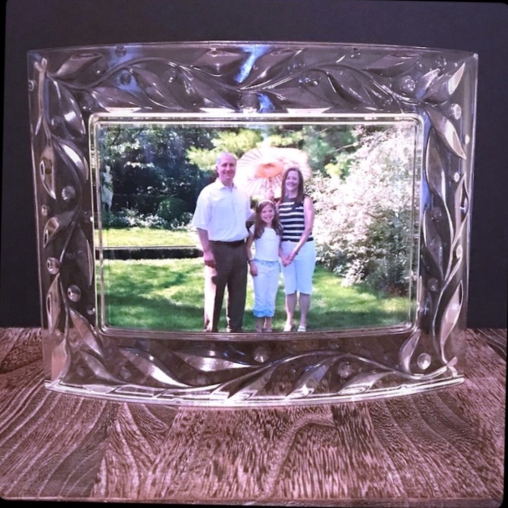 Clear Glass Curved Picture Frame